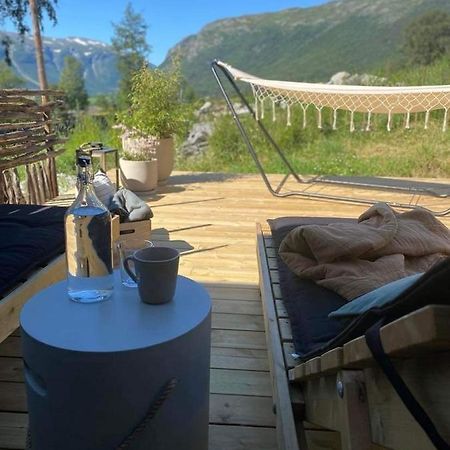 Sauefjoset - Idyllisk Gardstun Fra 1800-Tallet Skjak Екстер'єр фото