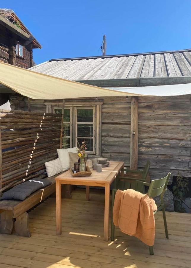 Sauefjoset - Idyllisk Gardstun Fra 1800-Tallet Skjak Екстер'єр фото