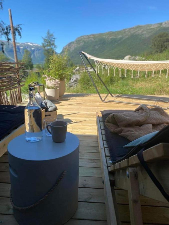 Sauefjoset - Idyllisk Gardstun Fra 1800-Tallet Skjak Екстер'єр фото